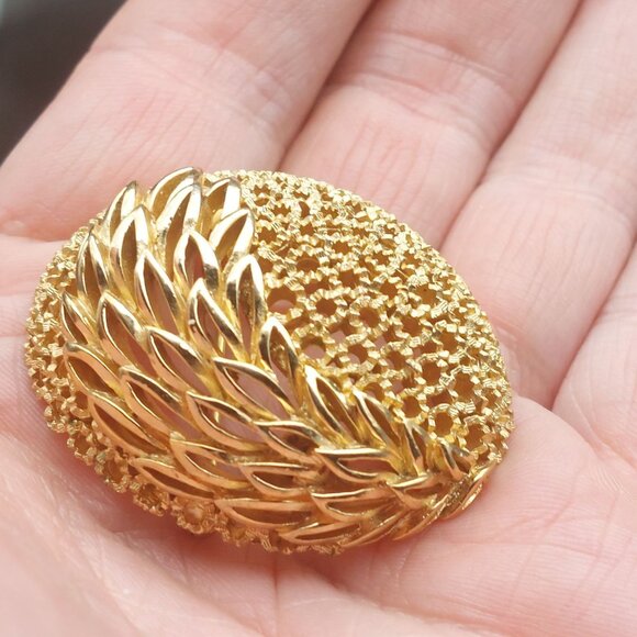 Vintage Crown Trifari Gold-Tone Leaf Motif Oval Brooch Pin Mod Retro Openwork De - Picture 6 of 8